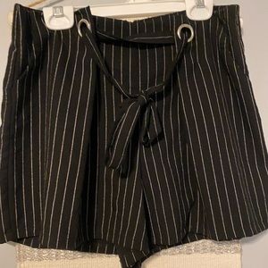 Stripped dress shorts